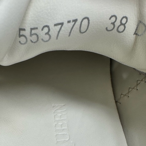 Alexander McQueen oversized sneakers in white leather 38 - Picture 9 of 10